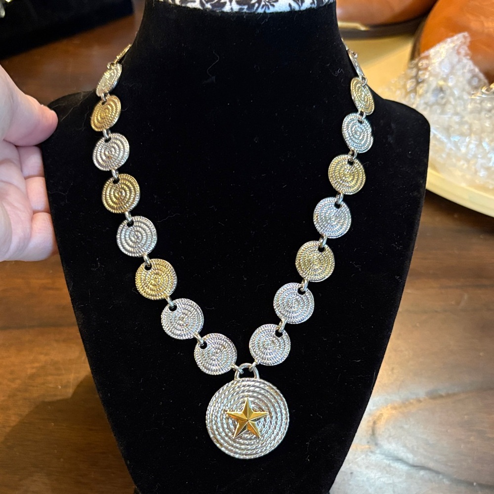 ⭐️ Silver and Gold Center Star on Rope Spiral design Necklace with extender